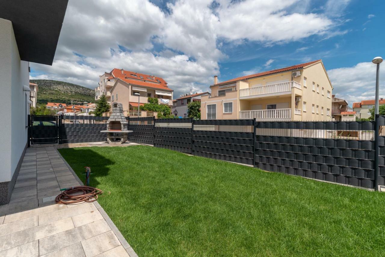 Apartment Ferias Trogir Exteriör bild