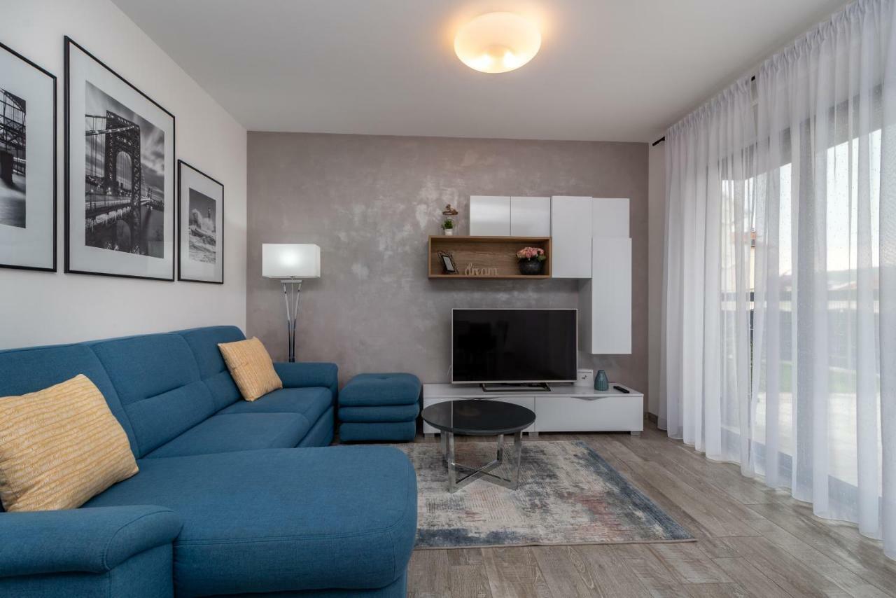 Apartment Ferias Trogir Exteriör bild