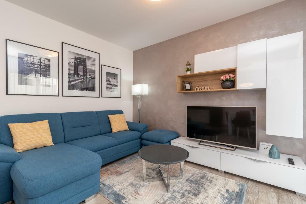 Apartment Ferias Trogir Exteriör bild